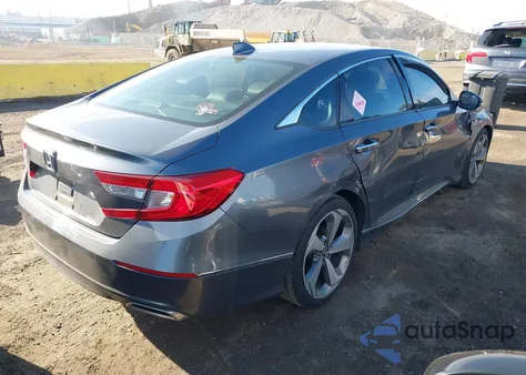 2018 Honda Accord Touring z USA, uszkodzony, nr VIN 1HGCV1F98JA049065